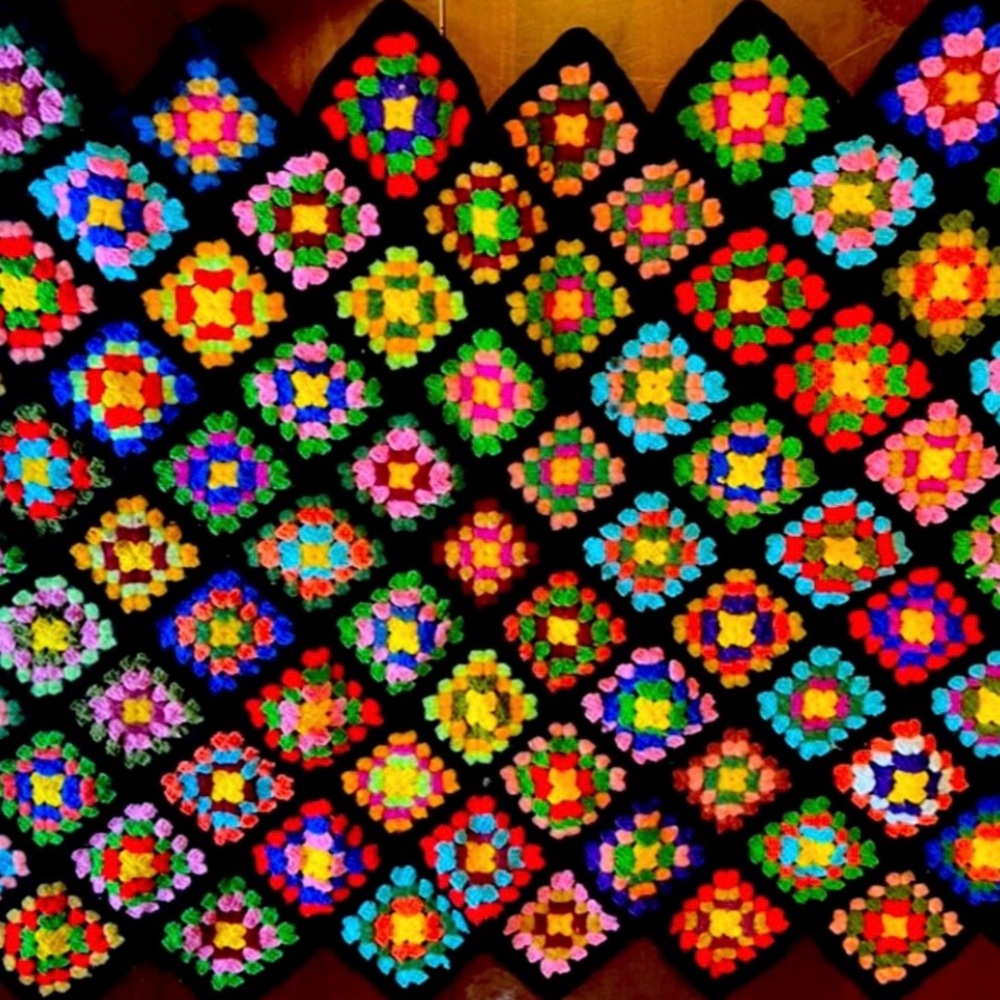 Granny Square Afghan ~ Vintage ~ 1970s ~ Throw Blanket ~ Handmade ~ Beautiful - Picture 14 of 16